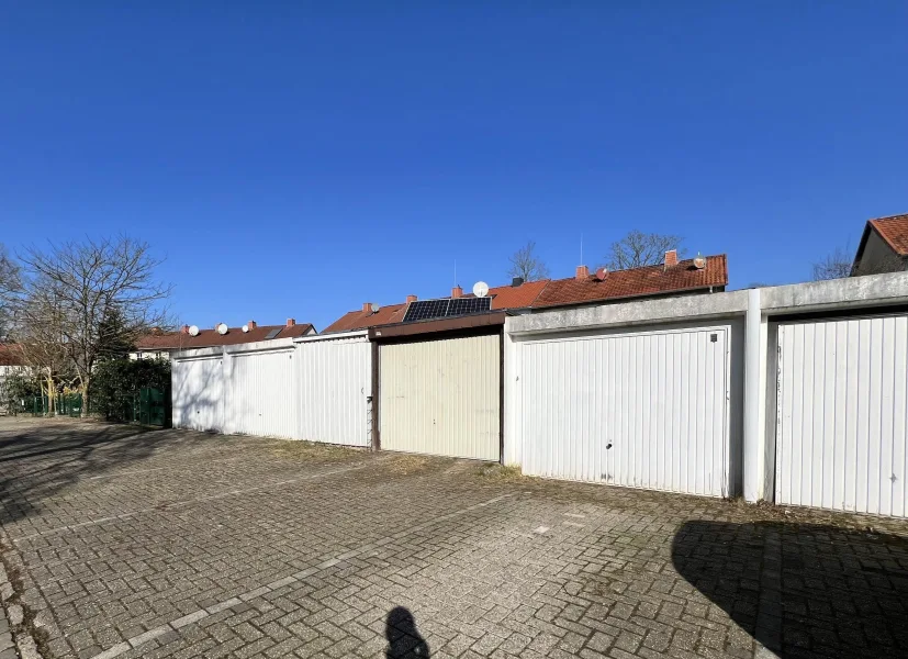 Garage + Stellplatz