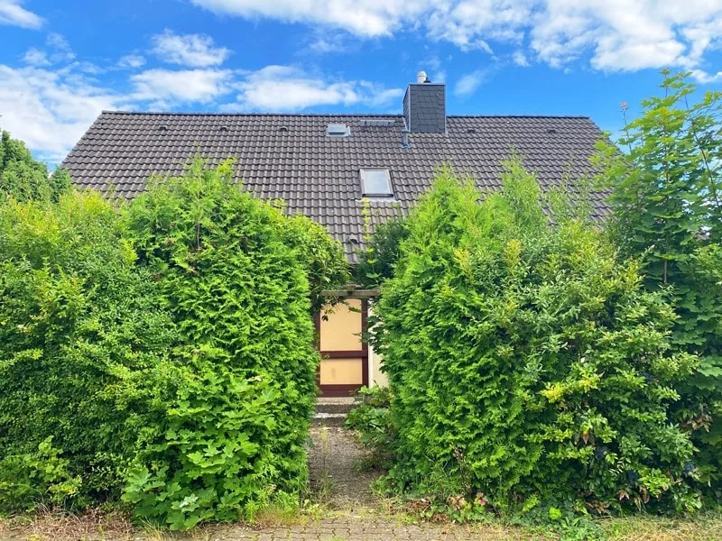 Und, wo ist das Haus? - Haus kaufen in Bad Harzburg - "Küss mich wach!" - Großes Haus in idyllischer Lage sucht junge Familie!