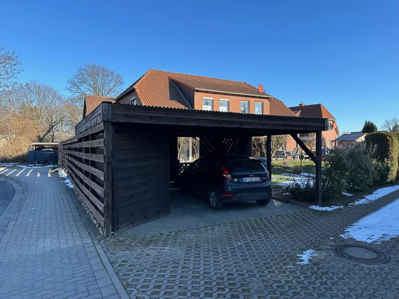 Carport mit Stauraum