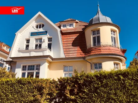 Außenansicht - Haus kaufen in Seebad Bansin - Villa in zweiter Strandreihe sucht neue Aufgabe!