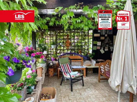 Terrasse - Haus kaufen in Berlin - Bungalow mit ausgebautem Vollkeller in ruhiger Lage