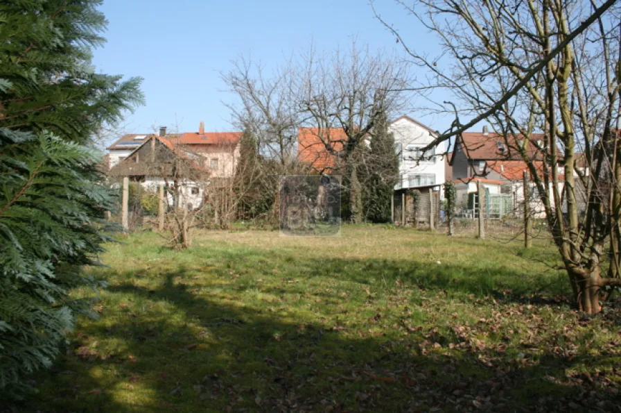 2.te Reihe Grundstück - Grundstück kaufen in Weingarten (Baden) - Baugrundstück inkl. Baugenehmigung für DHH in 2.ter Reihe mitten in Weingarten !!