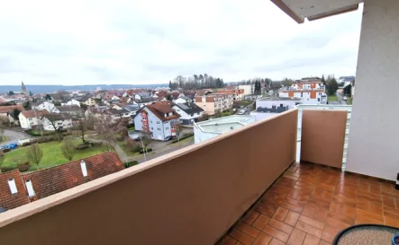 Aussichtsbalkon - Wohnung mieten in Eppingen - Schöne 3-Zi-Wgh. mit Aussichtsbalkon, EBK, TG-Stellpl.