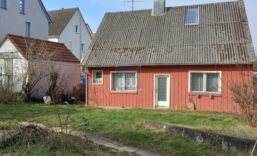 viel Grün - Haus kaufen in Walzbachtal / Jöhlingen - Tiny-Haus - interessantes Sanierungsobjekt mit Potential in guter Lage