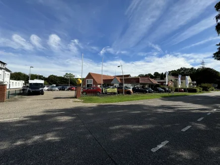 Hauptansicht - Laden/Einzelhandel kaufen in Wildeshausen - Top gelegenes Autohaus mit angrenzenden Gebäuden und Freiflächen