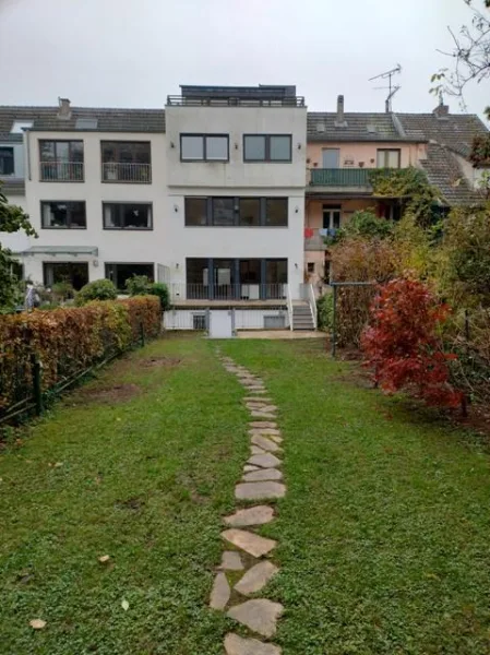 a_Garten, Blick zum Haus