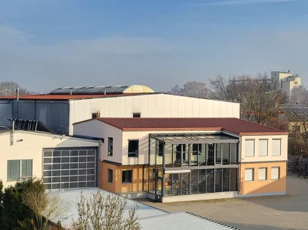 Firmensitz - Halle/Lager/Produktion kaufen in Schierling - Betriebsübernahme (Lackiererei) möglich: Gewerbeanwesen mit Freiflächen, Wohnhaus und Bauplatz