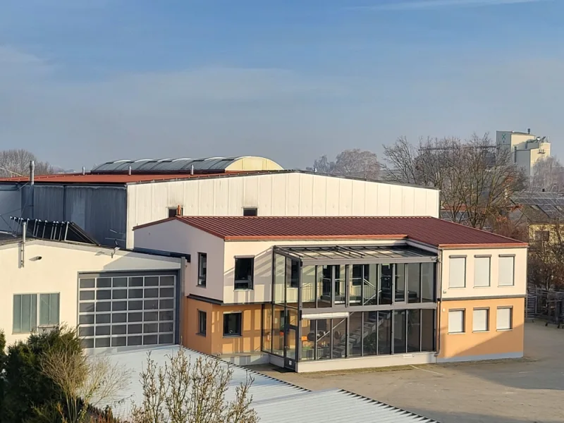 Firmensitz - Halle/Lager/Produktion kaufen in Schierling - Betriebsübernahme (Lackiererei) möglich: Gewerbeanwesen mit Freiflächen, Wohnhaus und Bauplatz