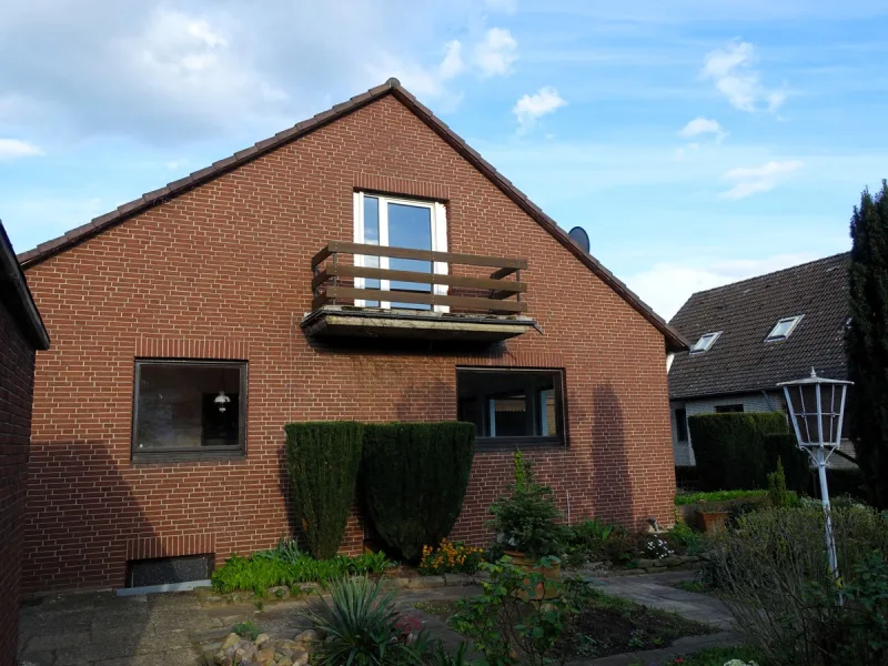 Hausansicht - Haus kaufen in Ilsede / Groß Bülten - Schöne, helle, große Zimmer und moderner Grundriss in Ilsede OT Groß Bülten