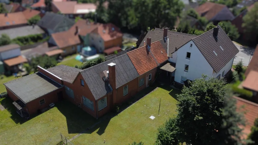 Grundstück - Haus kaufen in Edemissen / Eddesse - Einzigartiges Wohn- & Geschäftshaus! Viele Zimmer, sehr großes Grundstück und ruhig gelegen