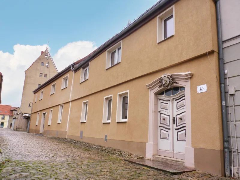 Hausansicht - Haus mieten in Buttstädt - *ANFRAGESTOPP* Viel Platz auf 2 Etagen zur Selbstverwirklichung - Viel weniger Miete als man denkt