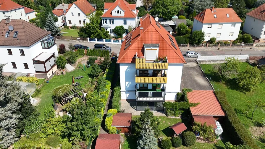 Blick auf das Haus - Wohnung kaufen in Halle - 2 Wohnungen zum Preis von Einer - oder doch lieber eine Große? Sie haben die Wahl