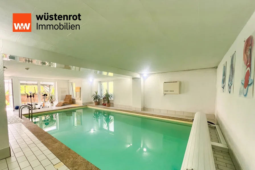 Innenpool mit Wellnessbereich - Haus kaufen in Apolda / Schöten - Provisionsfrei!Villa mit eigenem Wellnessbereich in exklusiver Lage