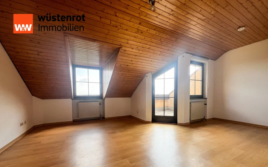 Wohnbereich mit Balkon Zugang - Wohnung kaufen in Würzburg / Lengfeld - Stadtnah wohnen!1-Zimmer Eigentumswohnung im beliebten Stadtteil Lengfeld mit wunderschönem Weitblick