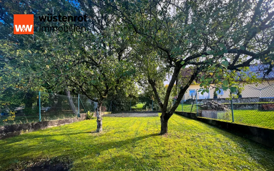 Garten mit Baumbestand