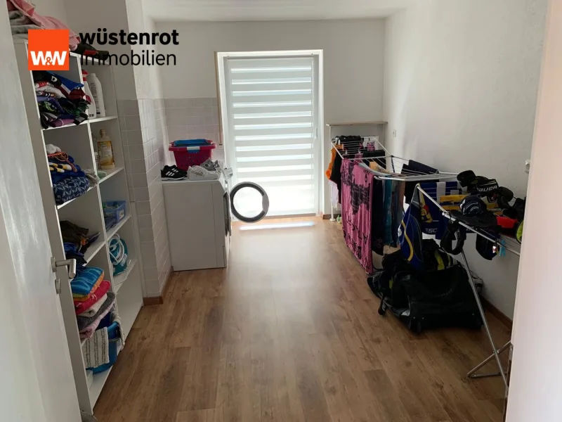 Wäscheraum_Begehbarerkleiderschrank