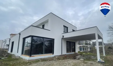 Außenansicht - Haus kaufen in Herford - Exklusive Bauhaus-Stil Villa in Herford-Stedefreund an der Grenze zu Bielefeld-Brake zu verkaufen!