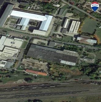 Industriegebiet  - Grundstück kaufen in Aschersleben - Sanierungsbedürftige Gewerbehalle mit ca. 70.000 m² Gewerbegrundstück in Aschersleben zu verkaufen!