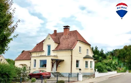 Außenansicht - Haus kaufen in Preußisch Oldendorf - OPEN HOUSE am 19.10.24 !Saniertes Einfamilienhaus mit großem Garten in Preußisch Oldendorf