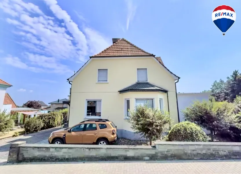 Außenansicht - Haus kaufen in Preußisch Oldendorf - Saniertes Einfamilienhaus mit großem Garten in Preußisch Oldendorf