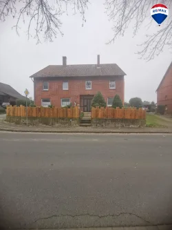  - Haus kaufen in Hessich Oldendorf - Attraktives MFH mit 4 Wohneinheiten + Fachwerkhaus im schönen ruhigen Lage von  Hessisch Oldendorf!