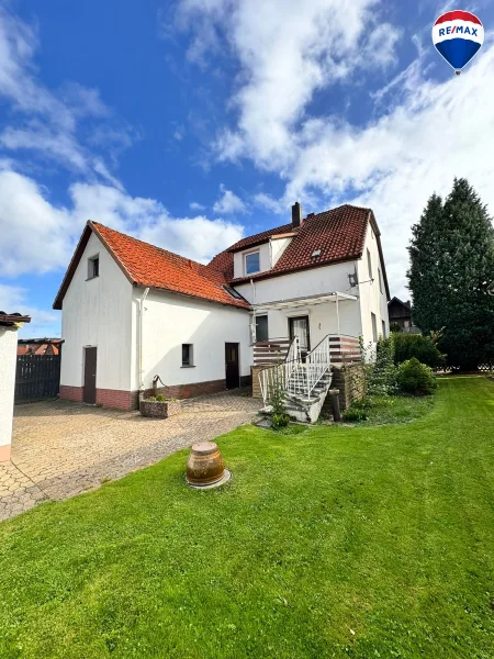 Außenansicht - Haus kaufen in Porta Westfalica - Großes 1-2 Familienhaus mit Garagen und schönem Garten in Porta Westfalica zu verkaufen!