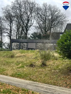 Außenansicht - Haus mieten in Bielefeld - Großer und moderner Bungalow in einzigartiger Lage mit Garten zu vermieten!