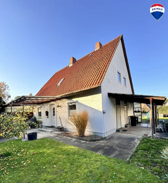 Außenansicht - Haus kaufen in Petershagen - Charmantes Einfamilienhaus mit großem Garten – Ihr neues Familienidyll in Petershagen-Lahde!