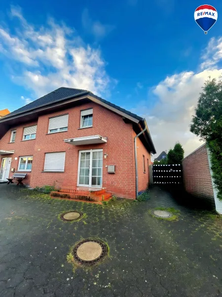  - Haus kaufen in Bielefeld - DHH mit Charme und Potenzial im Angebot