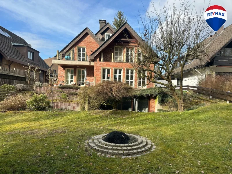 Außenansicht - Haus kaufen in Bielefeld - Elegantes Architekten-Einfamilienhaus in malerischer Umgebung von Bielefeld