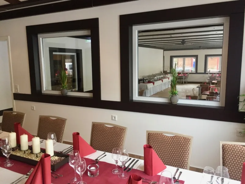 Clubzimmer klein - Blick ins Restaurant