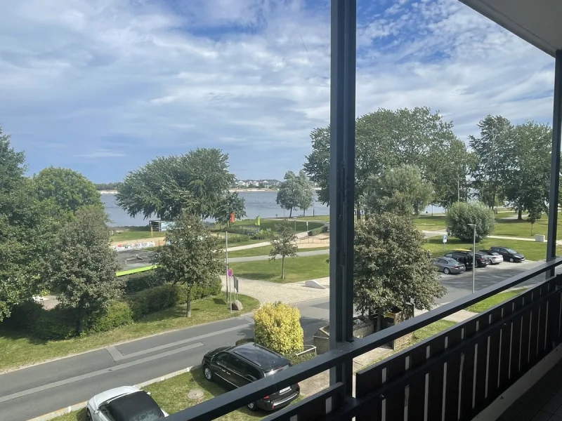 Blick auf den Binnensee - Wohnung kaufen in Heiligenhafen - Mit Blick auf den BinnenseeTraumhafte Lage, komplett saniert und voll möbliert