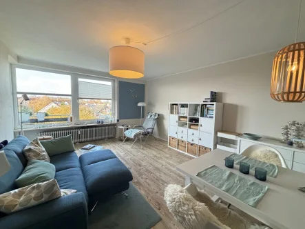 Wohnzimmer - Wohnung mieten in Fehmarn / OT Burg - Schmuckes Single-Appartement mit Balkon in Burg