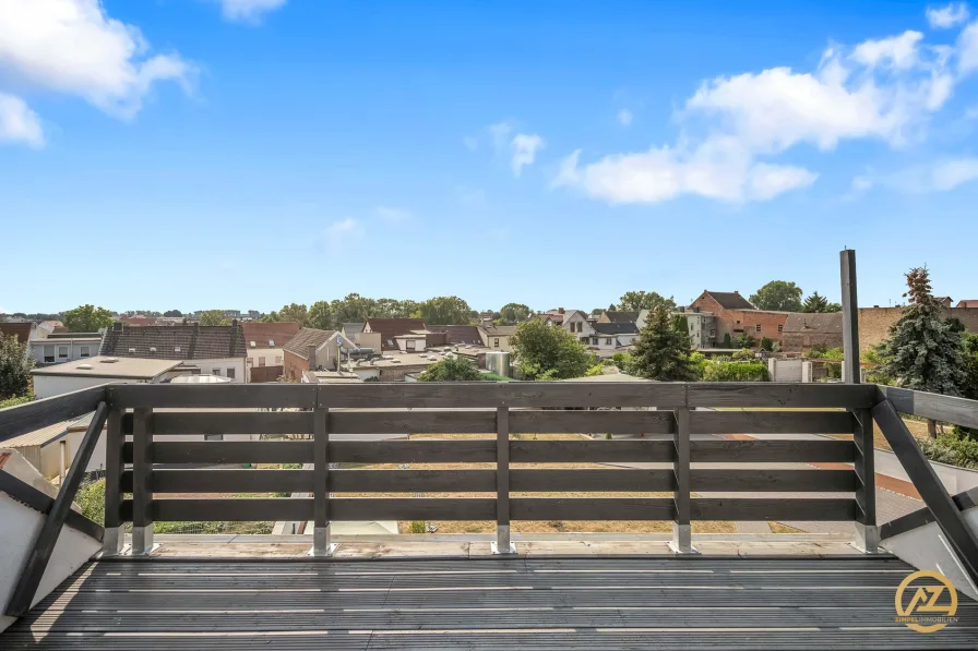 Balkon - Wohnung mieten in Magdeburg - "Charmante 98m² Dachgeschosswohnung mit Südbalkon in Magdeburg-Ottersleben"