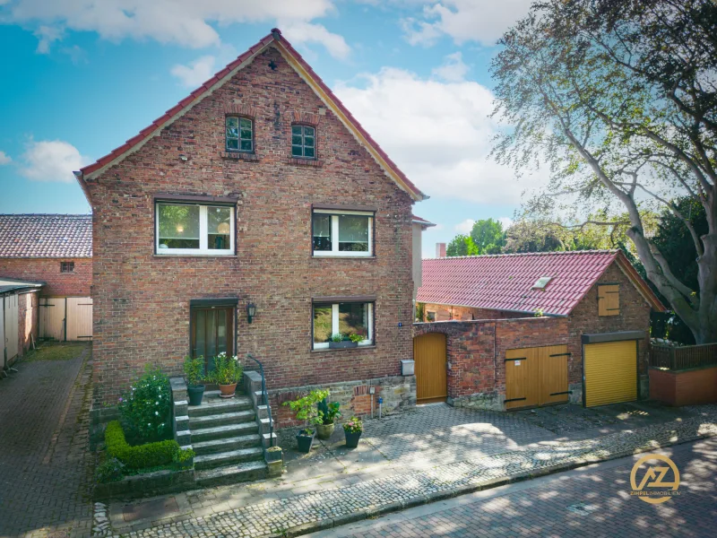 Aussenansicht - Haus kaufen in Ummendorf - „Ihr neues Zuhause: Charmante Wohlfühloase mit vielen Möglichkeiten.“