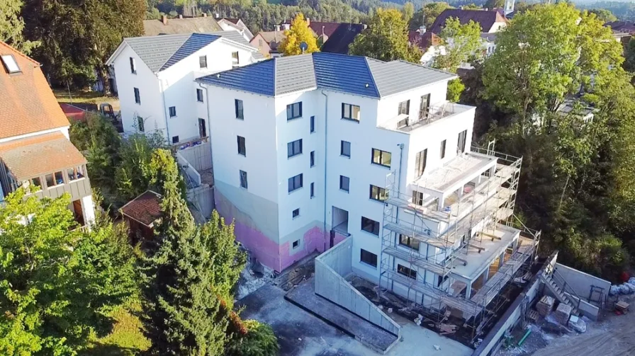 Bautenstand zum 22.09.2024 - Wohnung kaufen in Mitterfels - Ihr Filetstück mit KfW-Zuschuss – Großzügige 3-Zi-Penthouse mit großer Dachterrasse