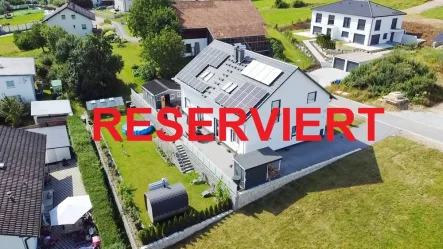 RESERVIERT - Haus kaufen in Traitsching - Smartes neues Doppelhaus in Holzständerbauweise mit High-Tech-Ausstattung in Traitsching