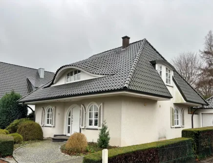 Ansicht - Haus kaufen in Coesfeld - Spitzenlage und sehr privat!eindrucksvolles Einfamilienhaus mit Garage