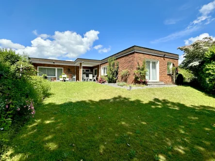 Hausansicht - Haus kaufen in Bielefeld / Quelle - Viel Platz auf einer Ebene! Großzügiger Bungalow in ruhiger Lage von BI-Quelle