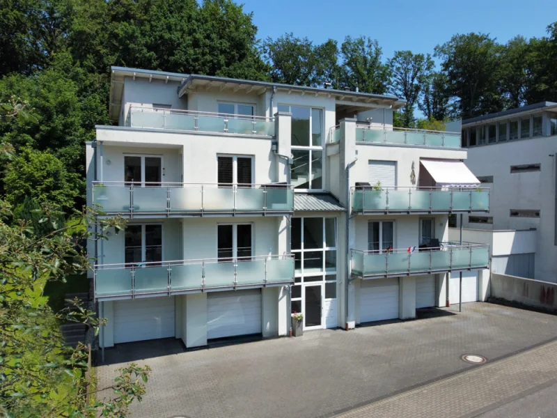 Hausansicht - Wohnung mieten in Bielefeld / Gadderbaum - Einfach einziehen! Moderne 3-Zimmerwohnung mit Einbauküche und Sonnenbalkon in BI-Gadderbaum