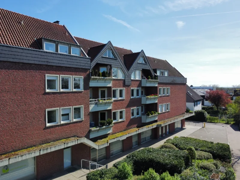 Hausansicht - Wohnung mieten in Bielefeld / Brackwede - Direkt einzugsbereit! Helle 2-Zimmer-Wohnung mit Balkon in BI-Brackwede
