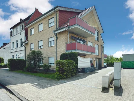 Hausansicht - Wohnung kaufen in Bielefeld / Heepen - Herzlich Willkommenin Bielefeld-Heepen!