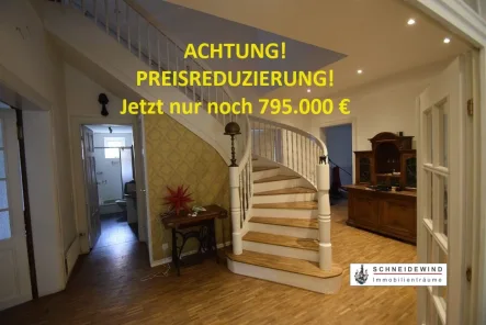 Diele mit Treppenaufgang_Titelbild - Haus kaufen in Lilienthal - Ruhe, Eleganz + GemütlichkeitGroßes EFH + EinliegerwohnungDoppelgarage +Kaminöfenoffene Wohnküche