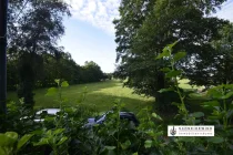 Blick vom Freisitz in die Wiesenlandschaft