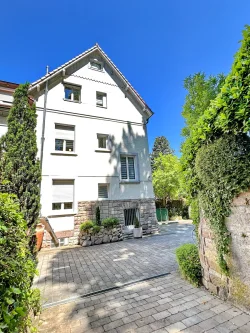 Aussenansicht - Haus kaufen in Baden-Baden - Kapitalanlage!! Historisches Stadthaus mit 4 komplett möblierten  Ferienwohnungen in Innenstadtlage