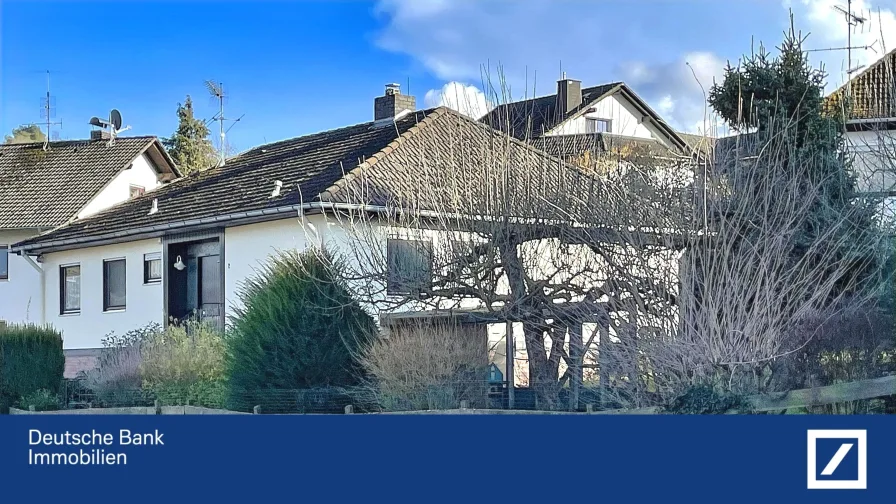 Ansicht NordWesten - Haus kaufen in Allendorf - Einfamilienhaus mit Keller und integrierter Garage in ruhiger Wohnlage