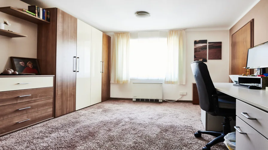 Büro / Zimmer im OG