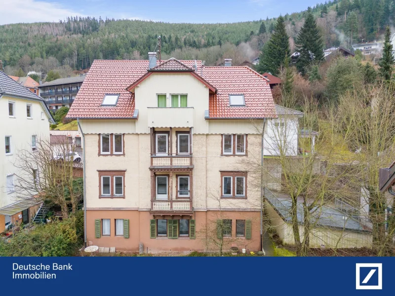 Außenansicht - Haus kaufen in Bad Wildbad - Großzügiges 4-Familienhaus mit zentrumsnaher Lage in Bad Wildbad