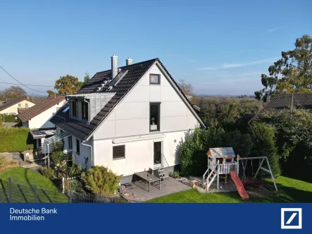 Außenansicht 3 - Haus kaufen in Neu-Ulm - Modernisiertes Einfamilienhaus mit Einliegerwohnung – ideal für Mehrgenerationen