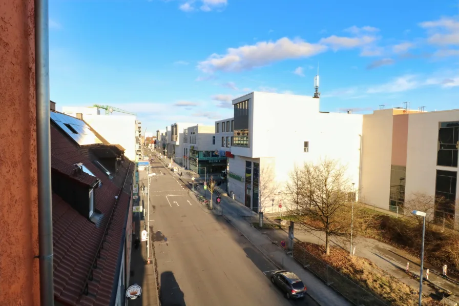 Ausblick Balkon - Wohnung kaufen in Neu-Ulm - Moderne Eigentumswohnung in Neu-Ulm – Renditestark, zentral und vielseitig